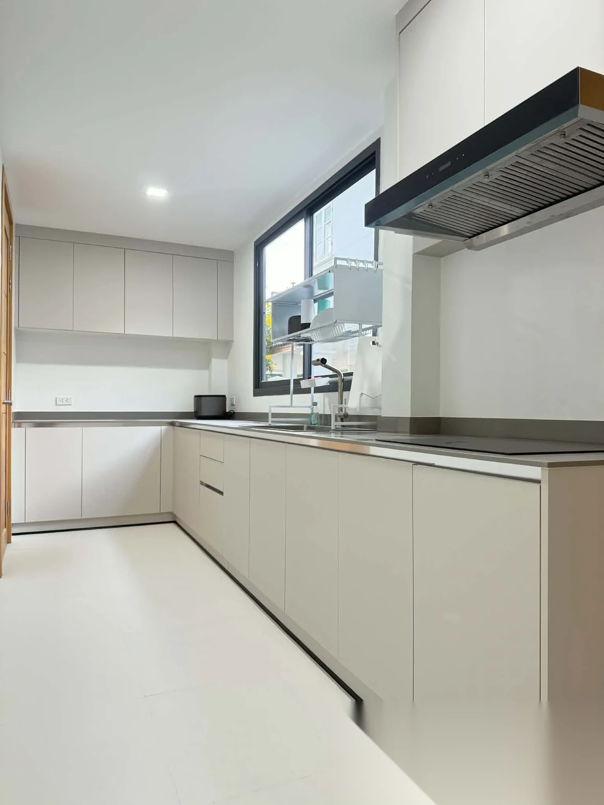 Вилла 5BR в комплексе Phuket City Home · Пхукет-таун · Вид на бассейн — фото 7