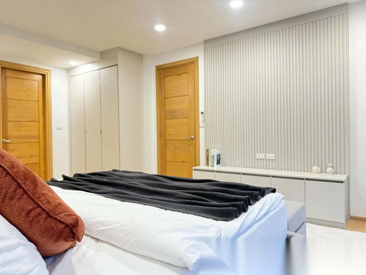 Вилла 5BR в комплексе Phuket City Home · Пхукет-таун · Вид на бассейн — фото 12