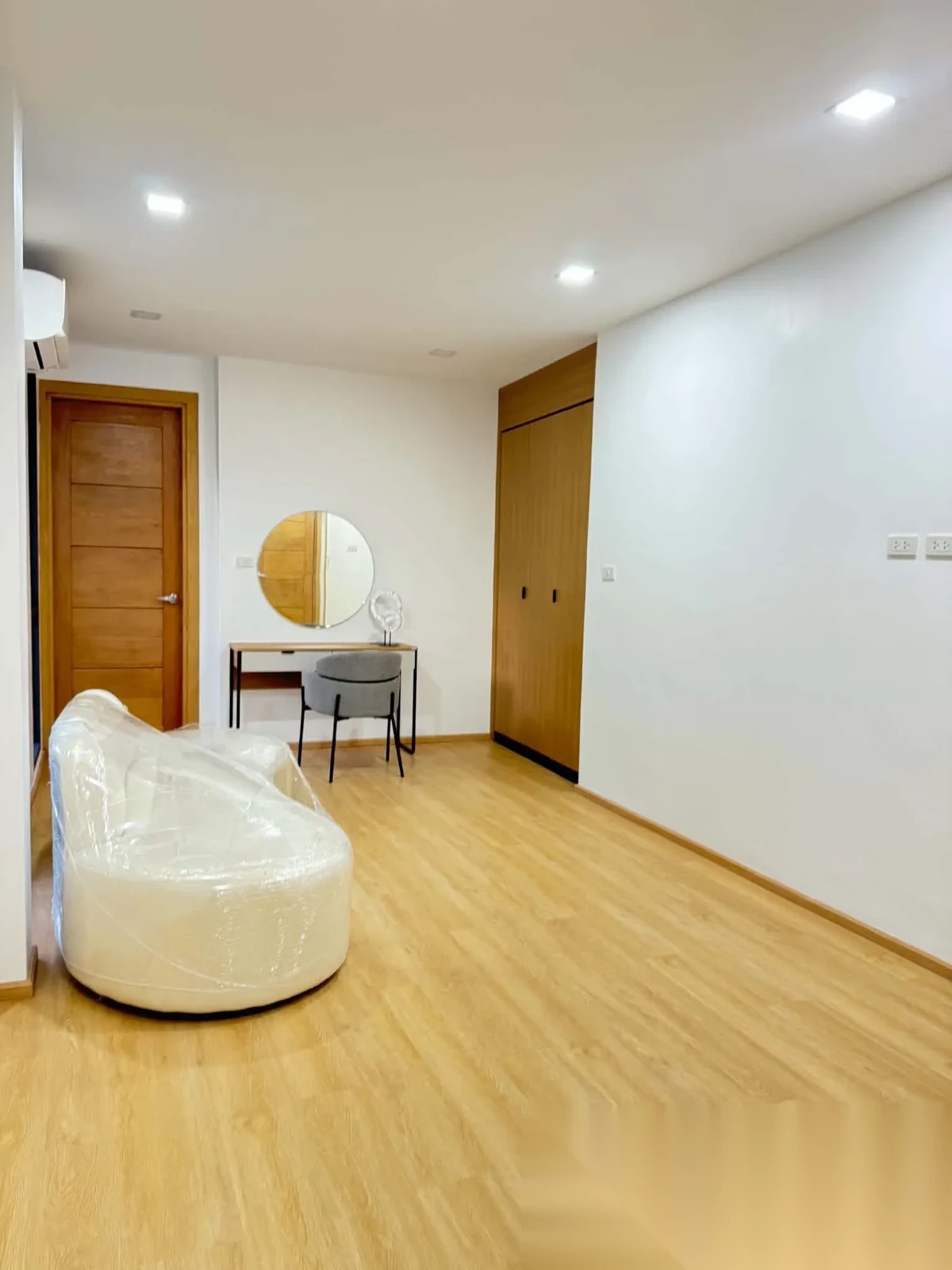 Вилла 5BR в комплексе Phuket City Home · Пхукет-таун · Вид на бассейн — фото 15