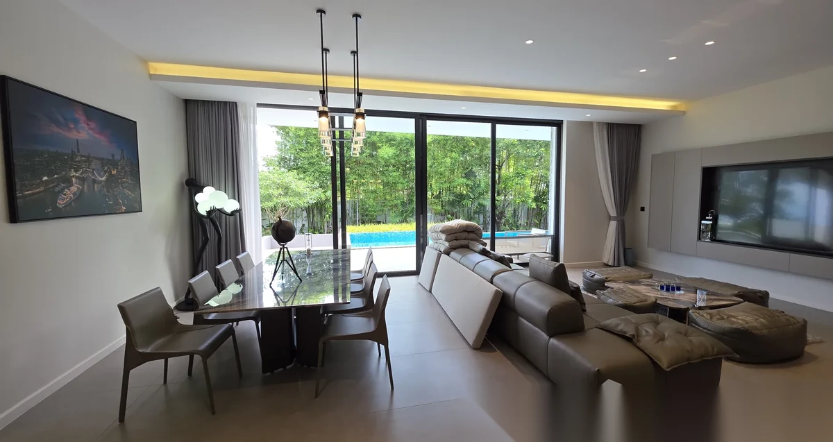 3 Bedroom Villa for rent at Clover Residence complex · Si Sunthon · Pool View