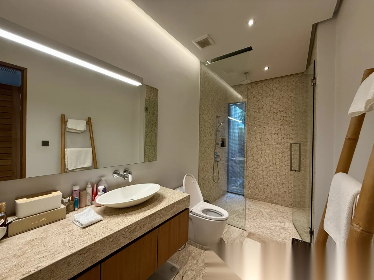 2 Bedroom Villa for rent at Anchan Hills complex · Si Sunthon · Pool View — photo 5