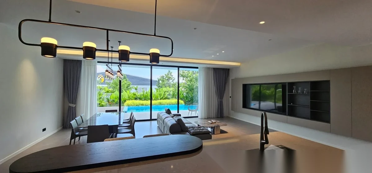 4 Bedroom Villa for rent at Clover Residence complex · Si Sunthon · Pool View — photo 11