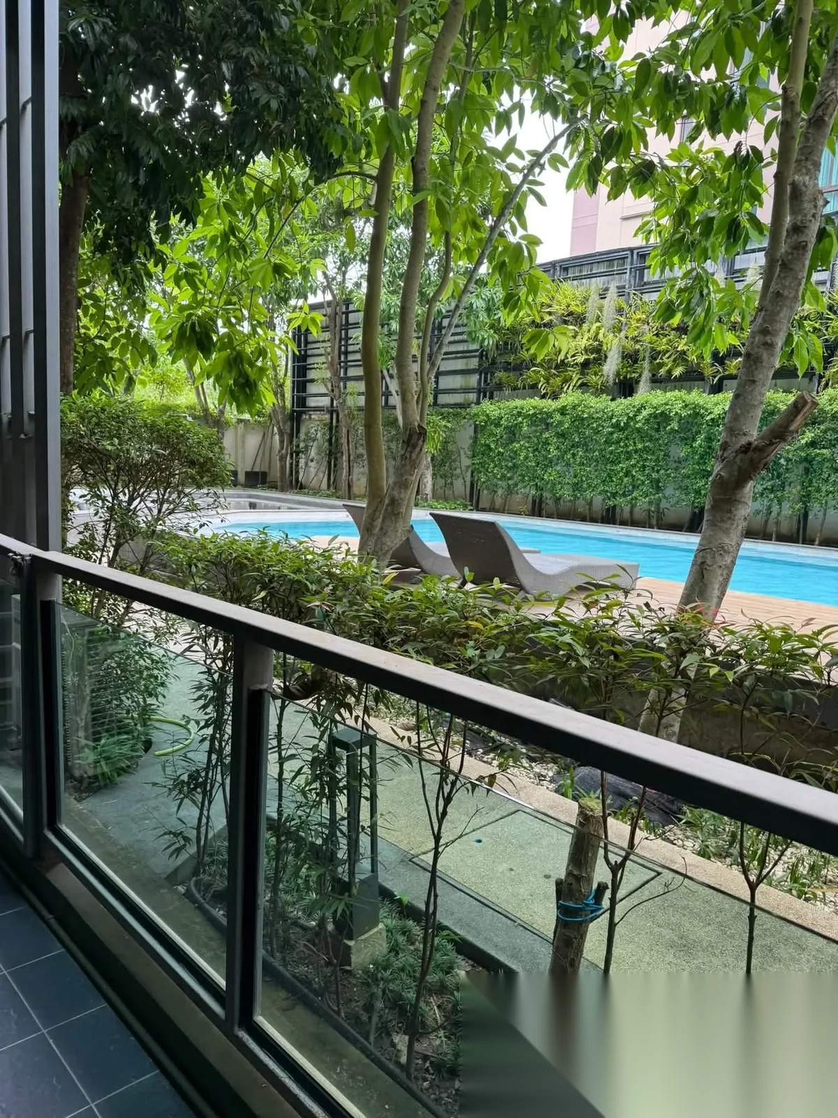 Апартаменты 2BR в ЖК The Space Condominium · Вичит · Вид на бассейн — фото 6