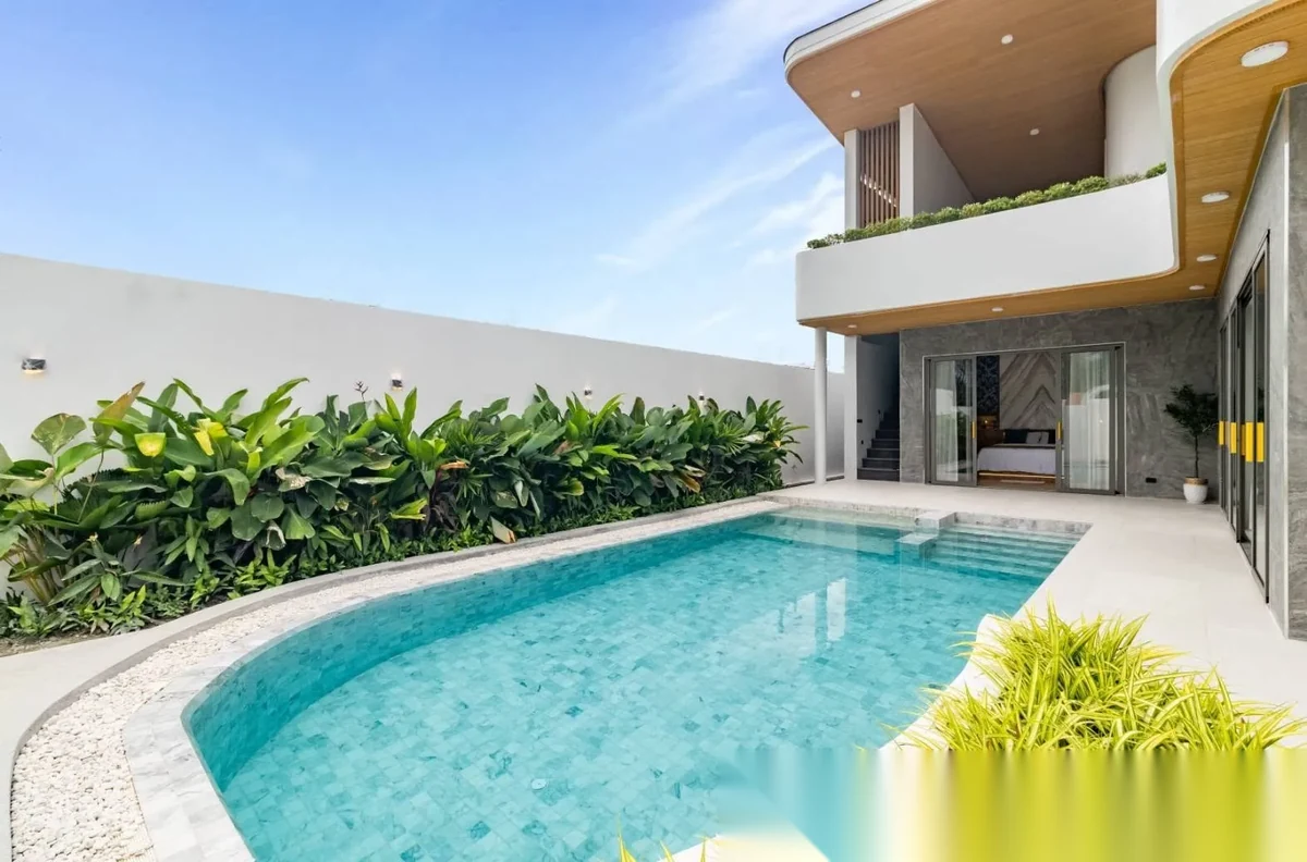 Вилла 4BR в комплексе Sierra Vista · Си Сунтон · Вид на бассейн — фото 3