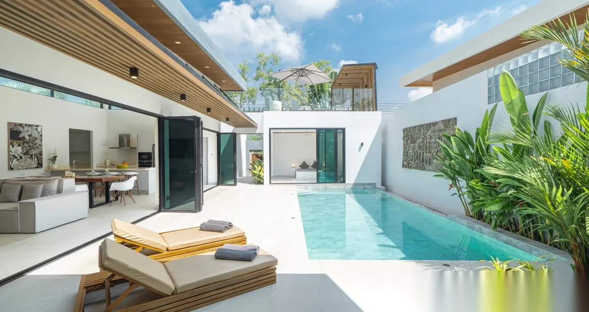 Вилла 4BR в комплексе Layan Lucky Villas-Phase I · Теп Красаттри · Вид на бассейн