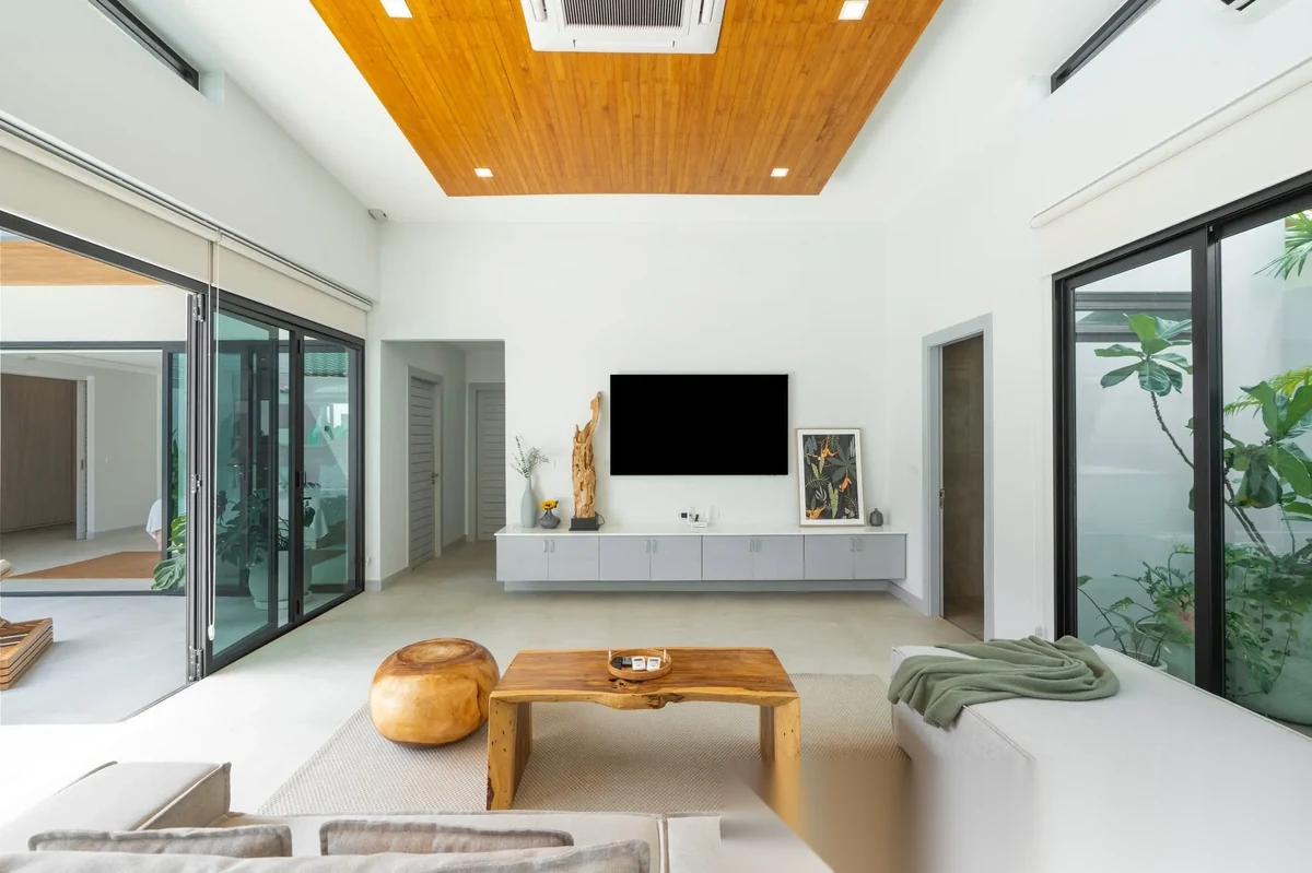 Вилла 4BR в комплексе Layan Lucky Villas-Phase I · Теп Красаттри · Вид на бассейн — фото 4