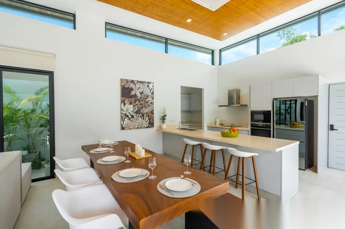 Вилла 4BR в комплексе Layan Lucky Villas-Phase I · Теп Красаттри · Вид на бассейн — фото 7