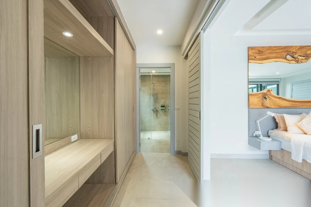 Вилла 4BR в комплексе Layan Lucky Villas-Phase I · Теп Красаттри · Вид на бассейн — фото 11