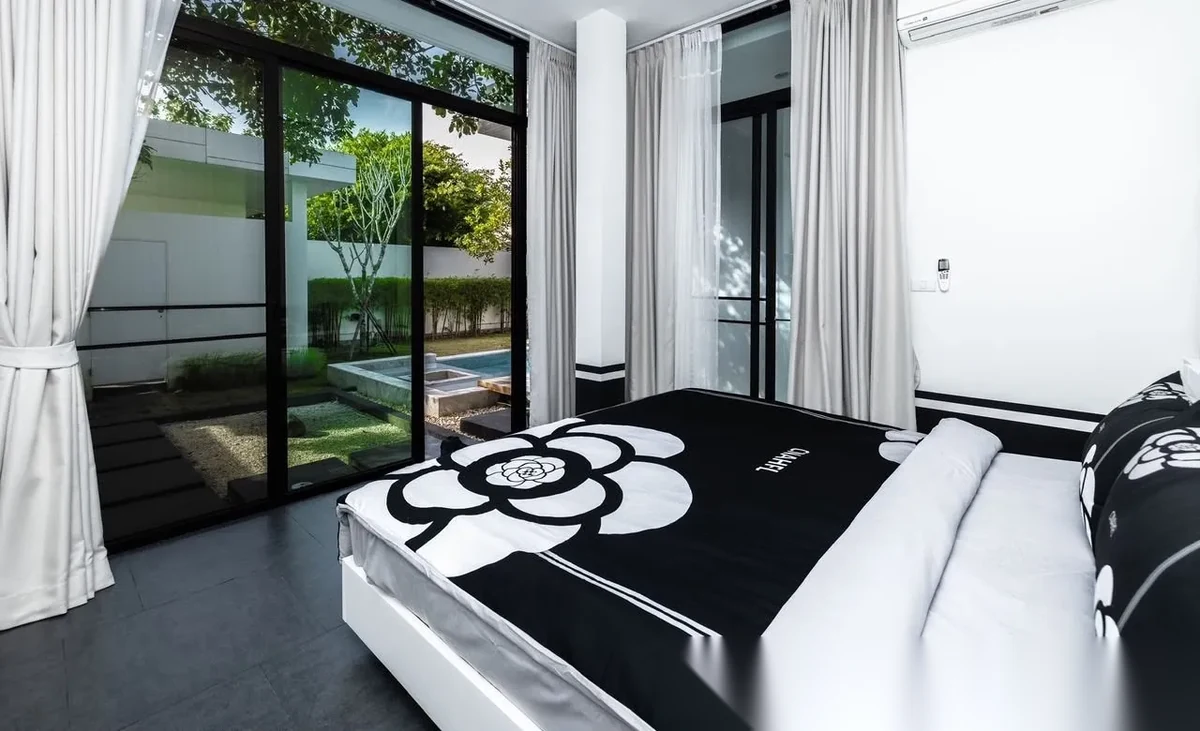 Вилла 3BR в комплексе Mono Loft Villas Palai · Чалонг · Вид на бассейн — фото 4