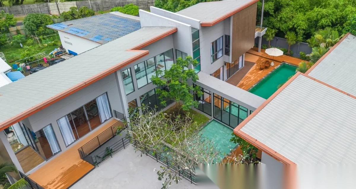 4 Bedroom Villa for sale · Pool Access