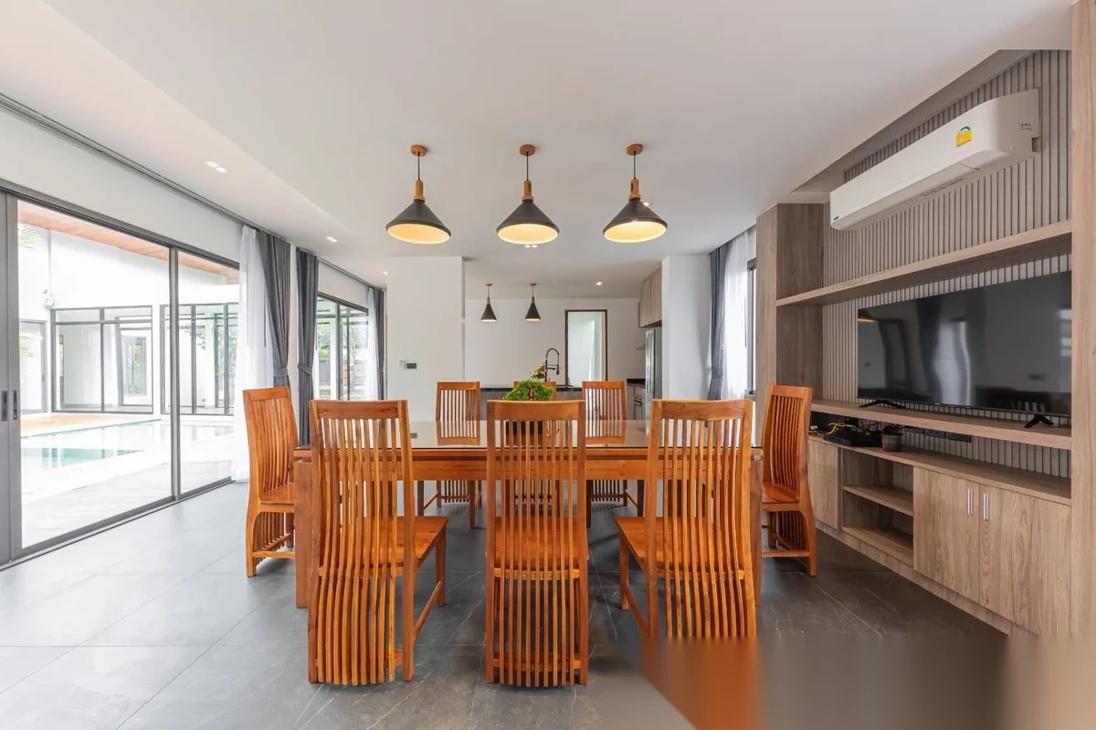 4 Bedroom Villa for sale · Pool Access — photo 11