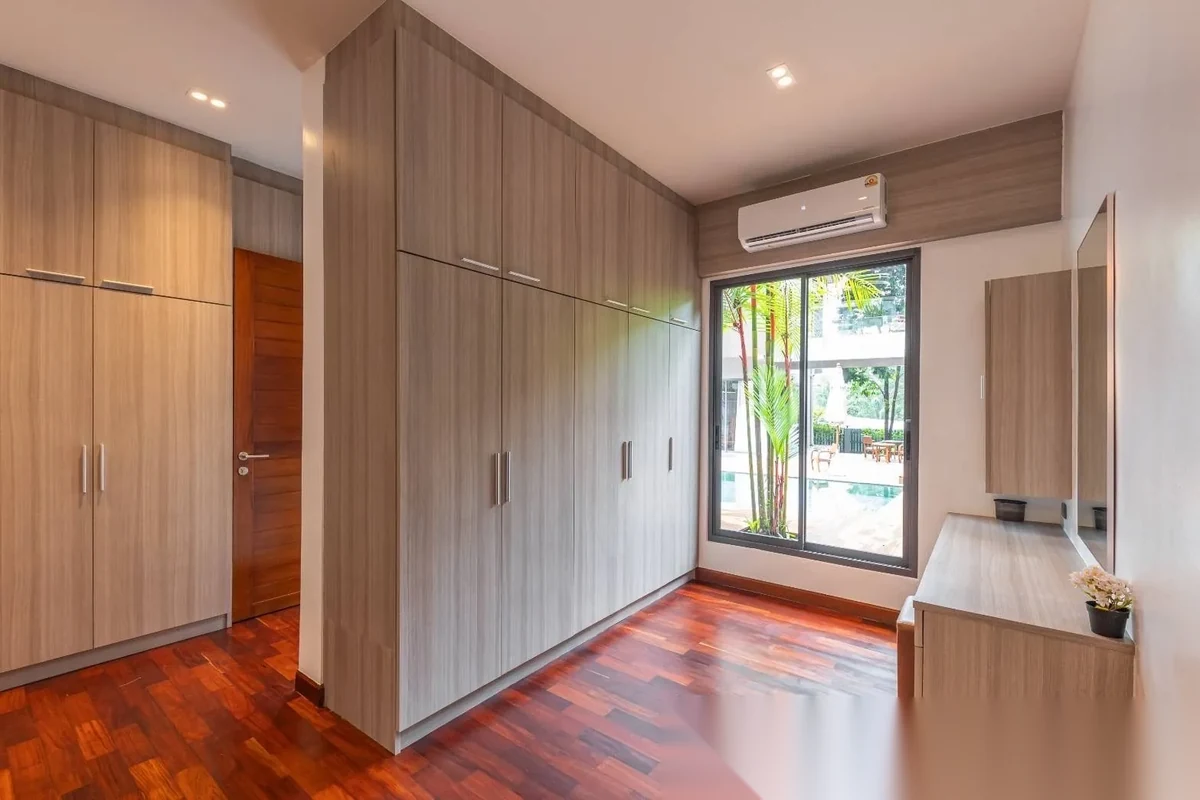 4 Bedroom Villa for sale · Pool Access — photo 12