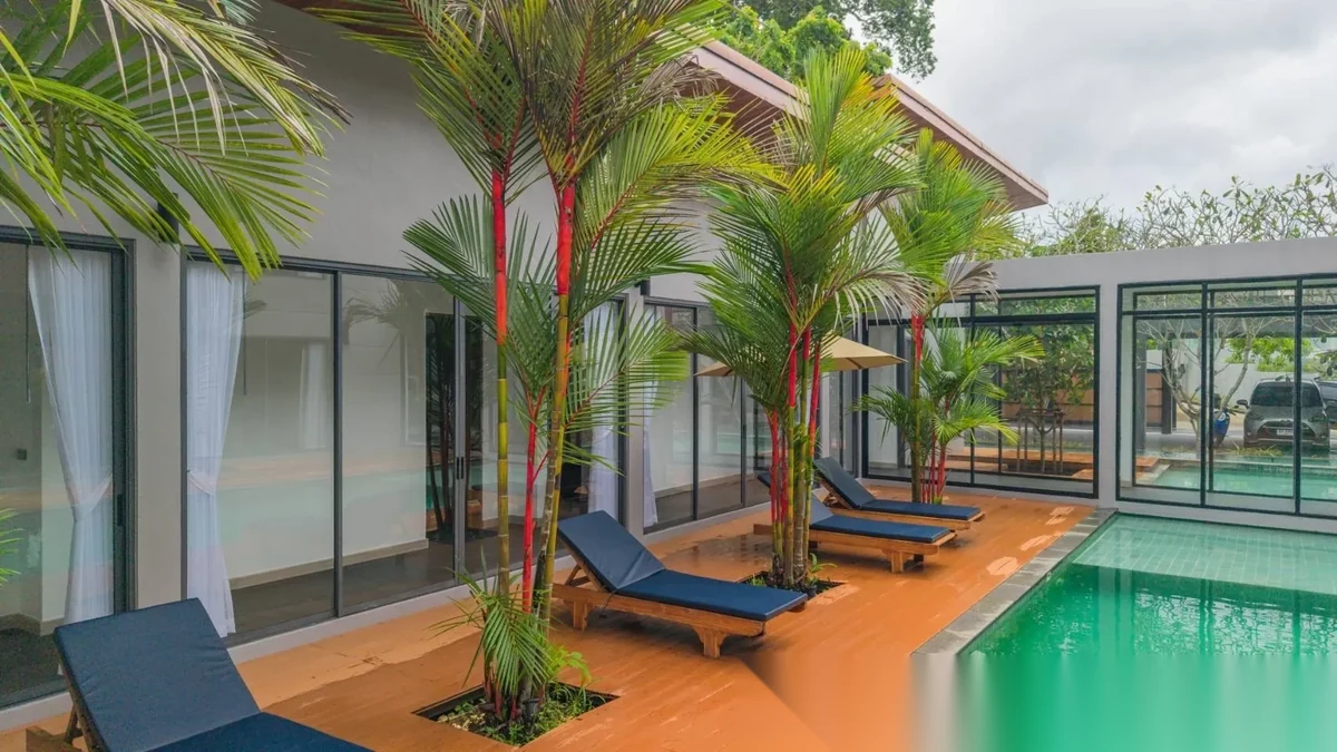 4 Bedroom Villa for sale · Pool Access — photo 15