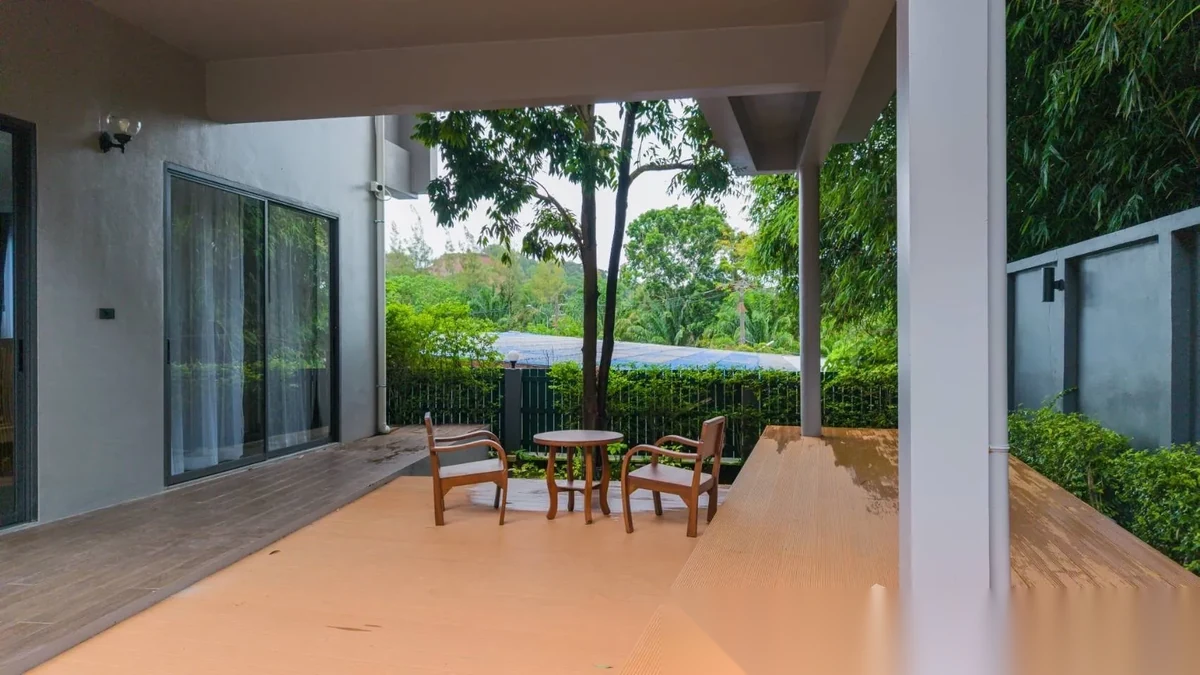 4 Bedroom Villa for sale · Pool Access — photo 17