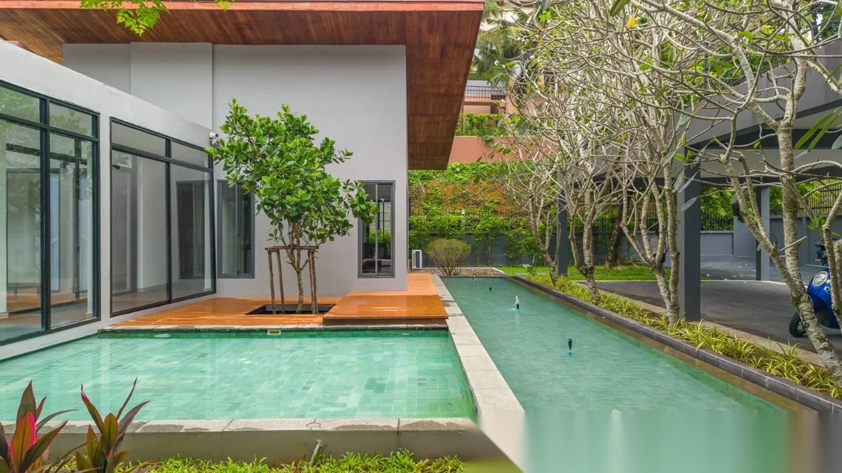 4 Bedroom Villa for sale · Pool Access — photo 20