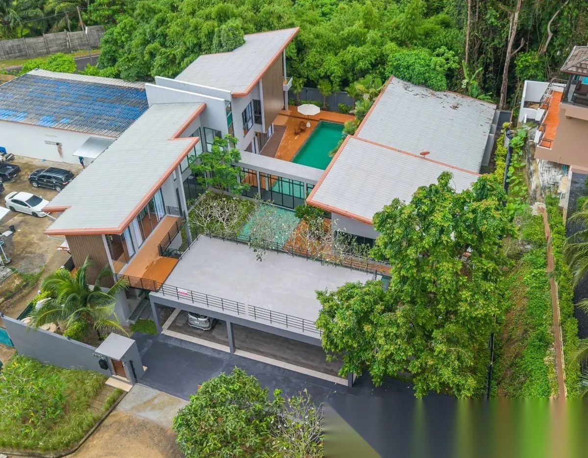 4 Bedroom Villa for sale · Pool Access — photo 22
