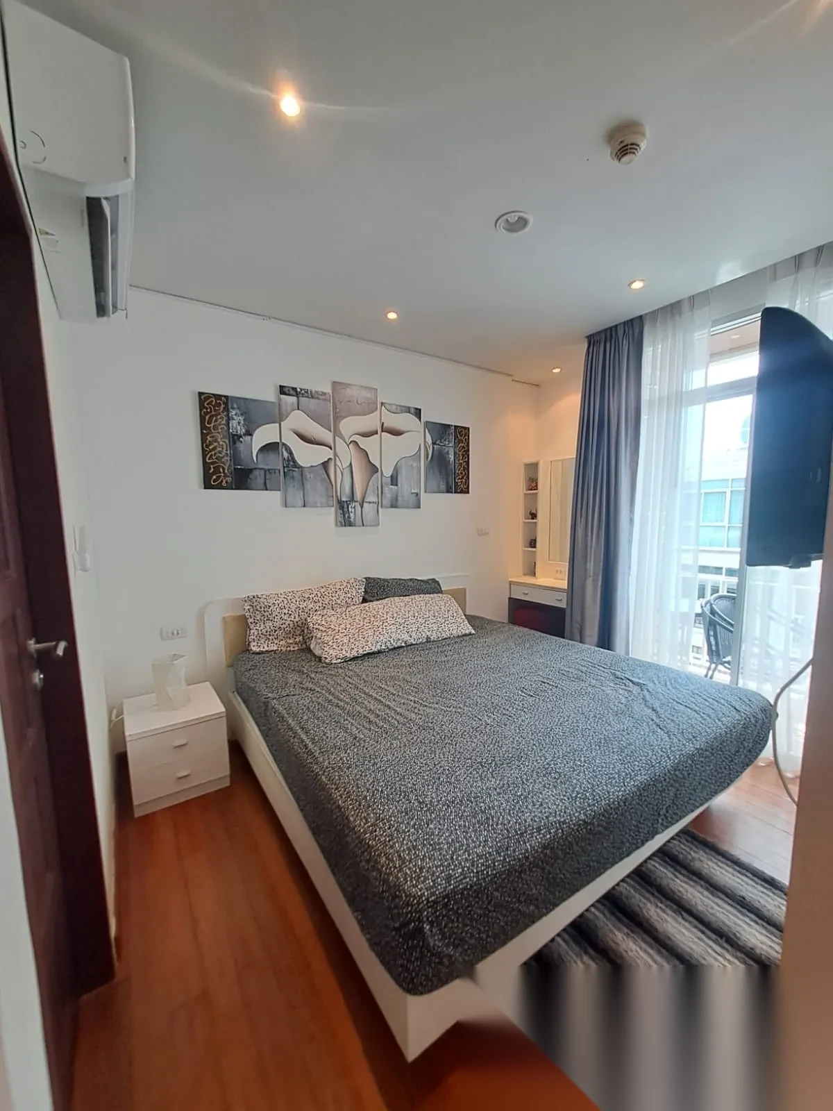 1 Bedroom Apartment for rent at ART at Patong complex · Patong · Pool View — photo 8
