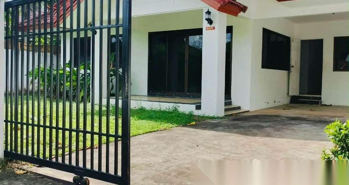3 Bedroom House for rent at Wong Chalerm Garden Vill Village complex · Thep Krasattri · Garden View