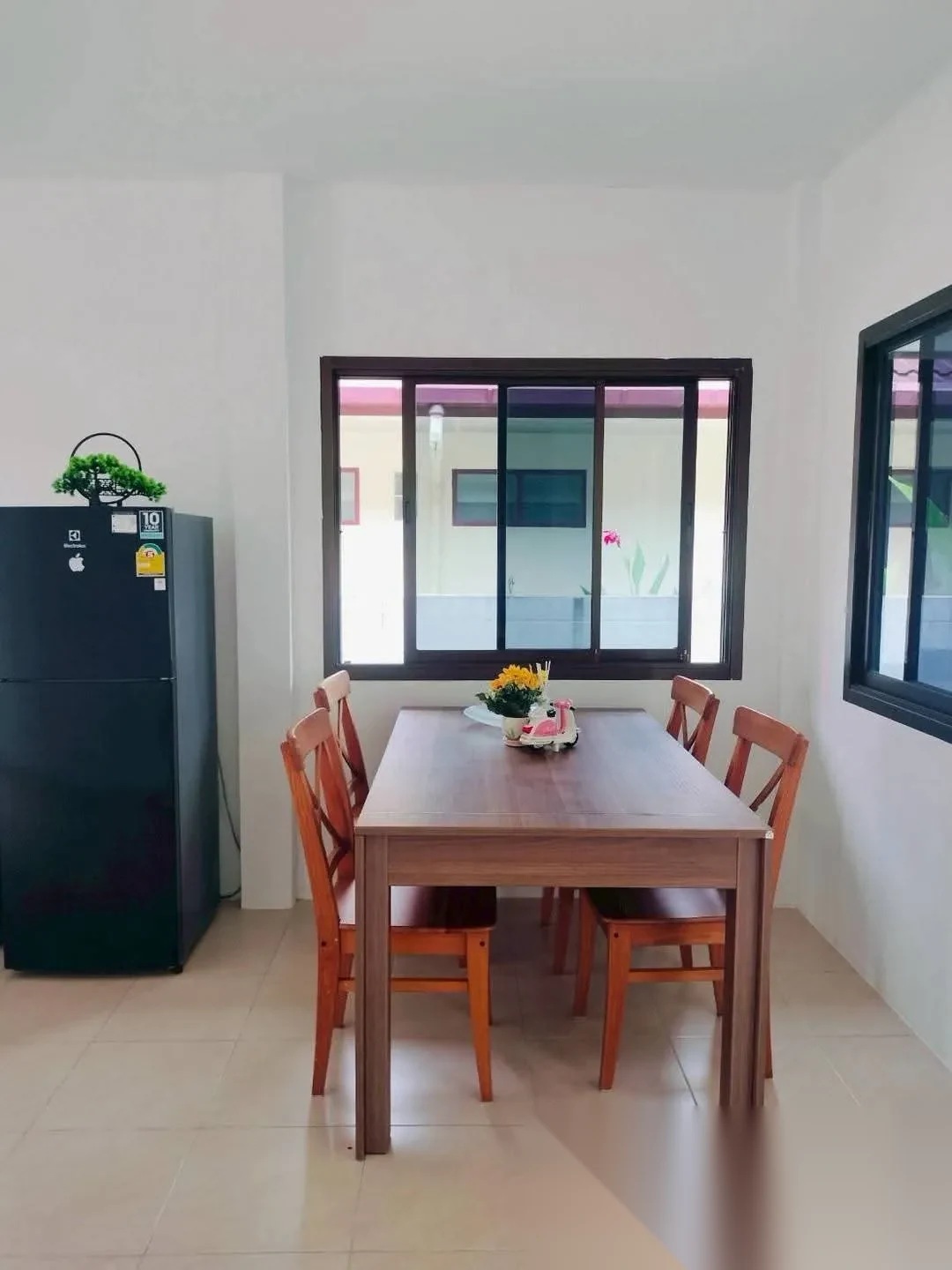 3 Bedroom House for rent at Wong Chalerm Garden Vill Village complex · Thep Krasattri · Garden View — photo 6