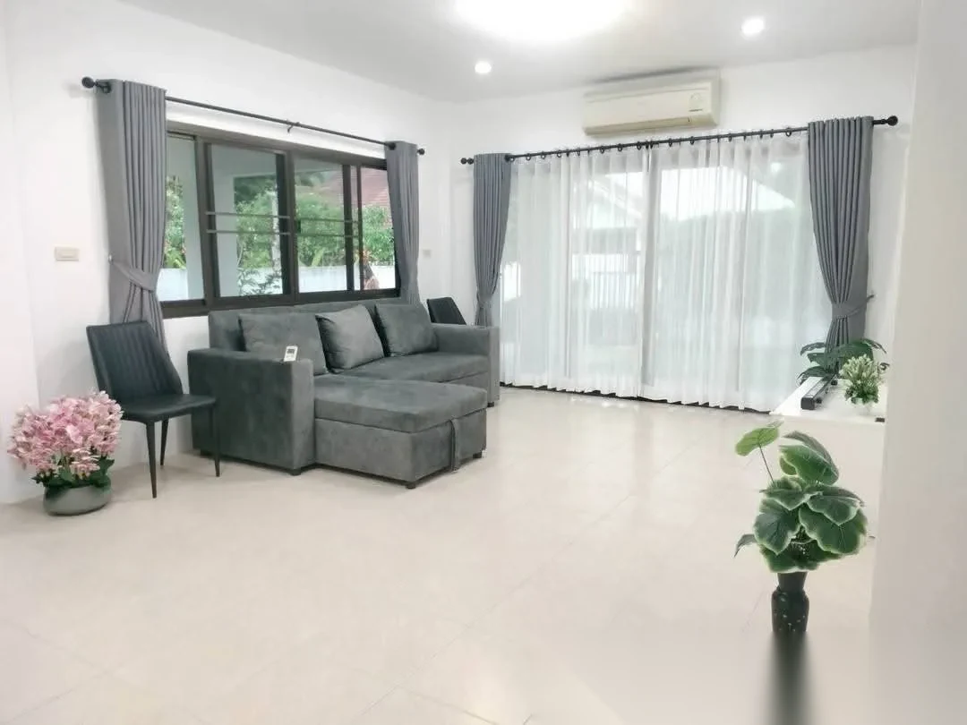 3 Bedroom House for rent at Wong Chalerm Garden Vill Village complex · Thep Krasattri · Garden View — photo 9