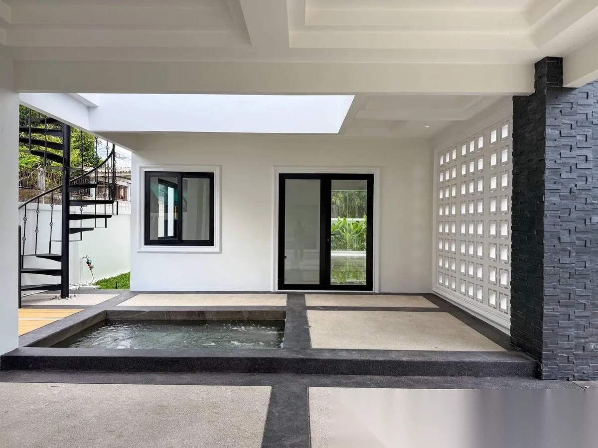 4 Bedroom Villa for sale · Pool View — photo 7