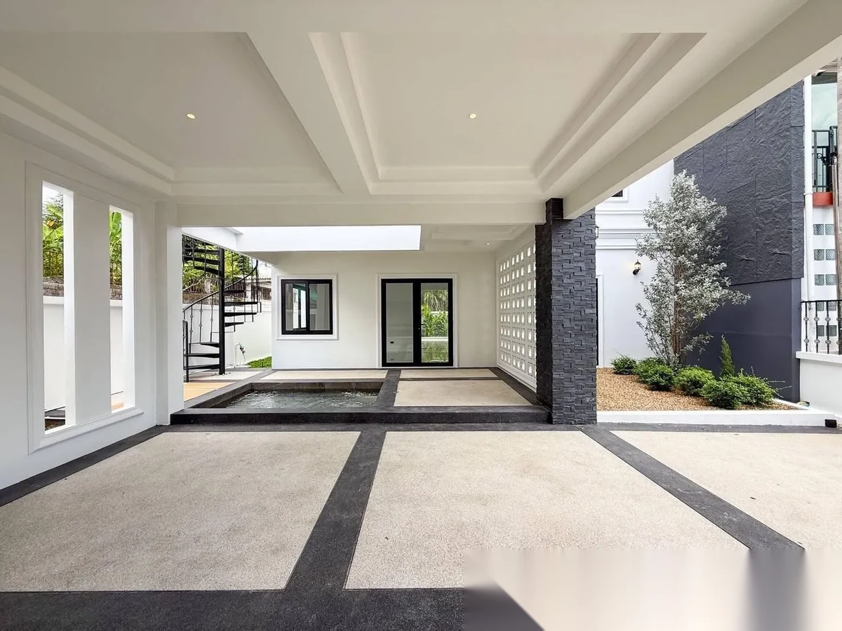 4 Bedroom Villa for sale · Pool View — photo 8