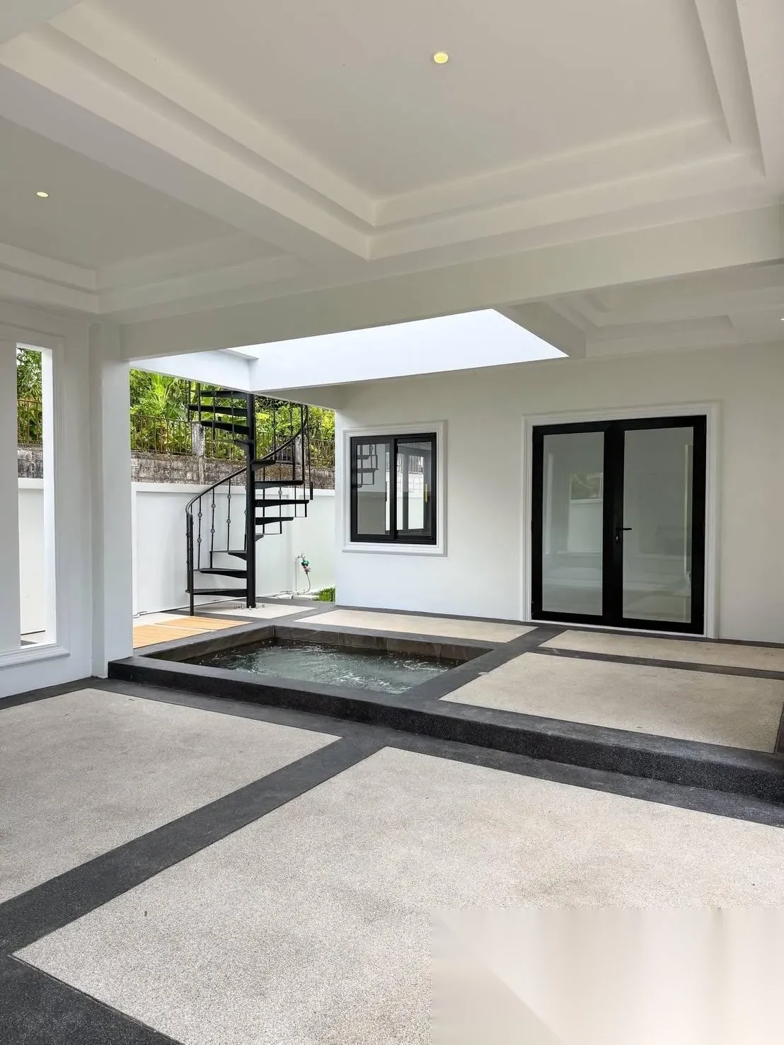4 Bedroom Villa for sale · Pool View — photo 10