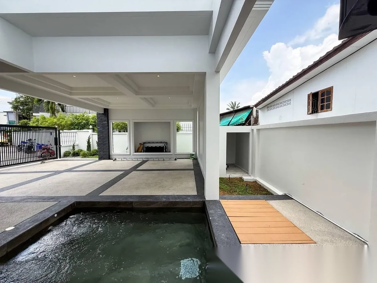 4 Bedroom Villa for sale · Pool View — photo 13