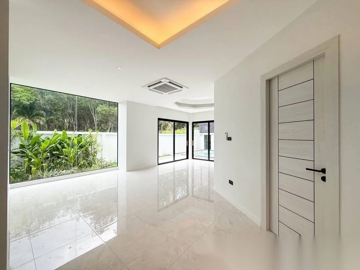 4 Bedroom Villa for sale · Pool View — photo 18