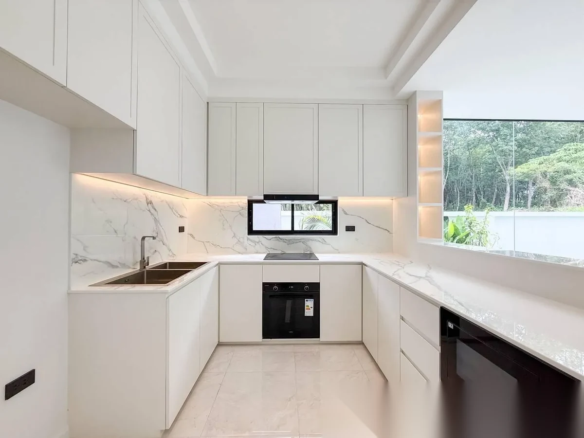 4 Bedroom Villa for sale · Pool View — photo 23