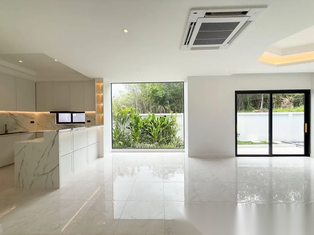 4 Bedroom Villa for sale · Pool View — photo 25