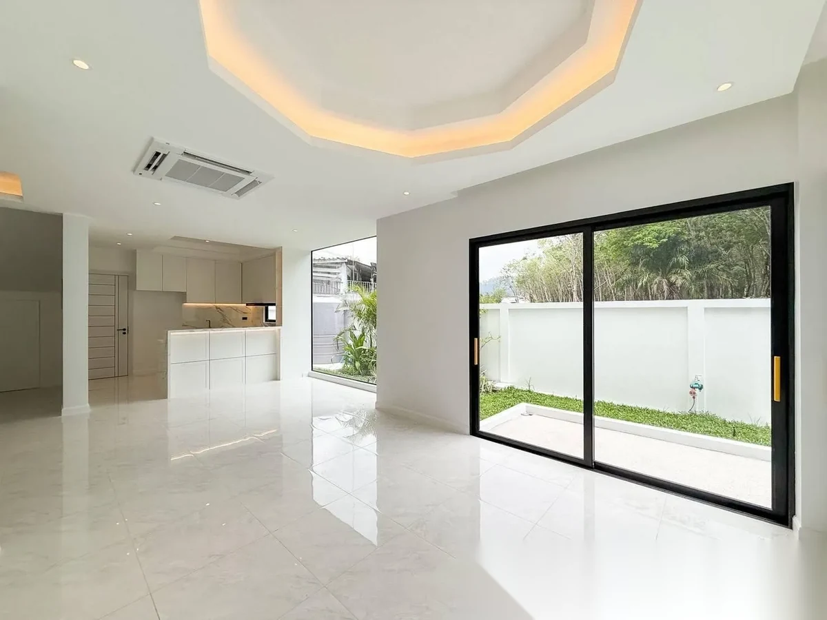 4 Bedroom Villa for sale · Pool View — photo 26