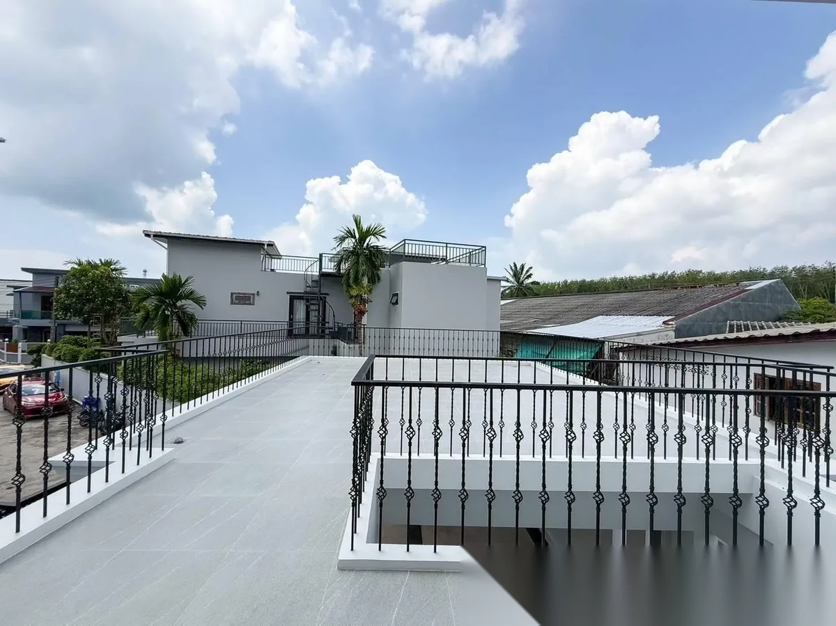 4 Bedroom Villa for sale · Pool View — photo 38