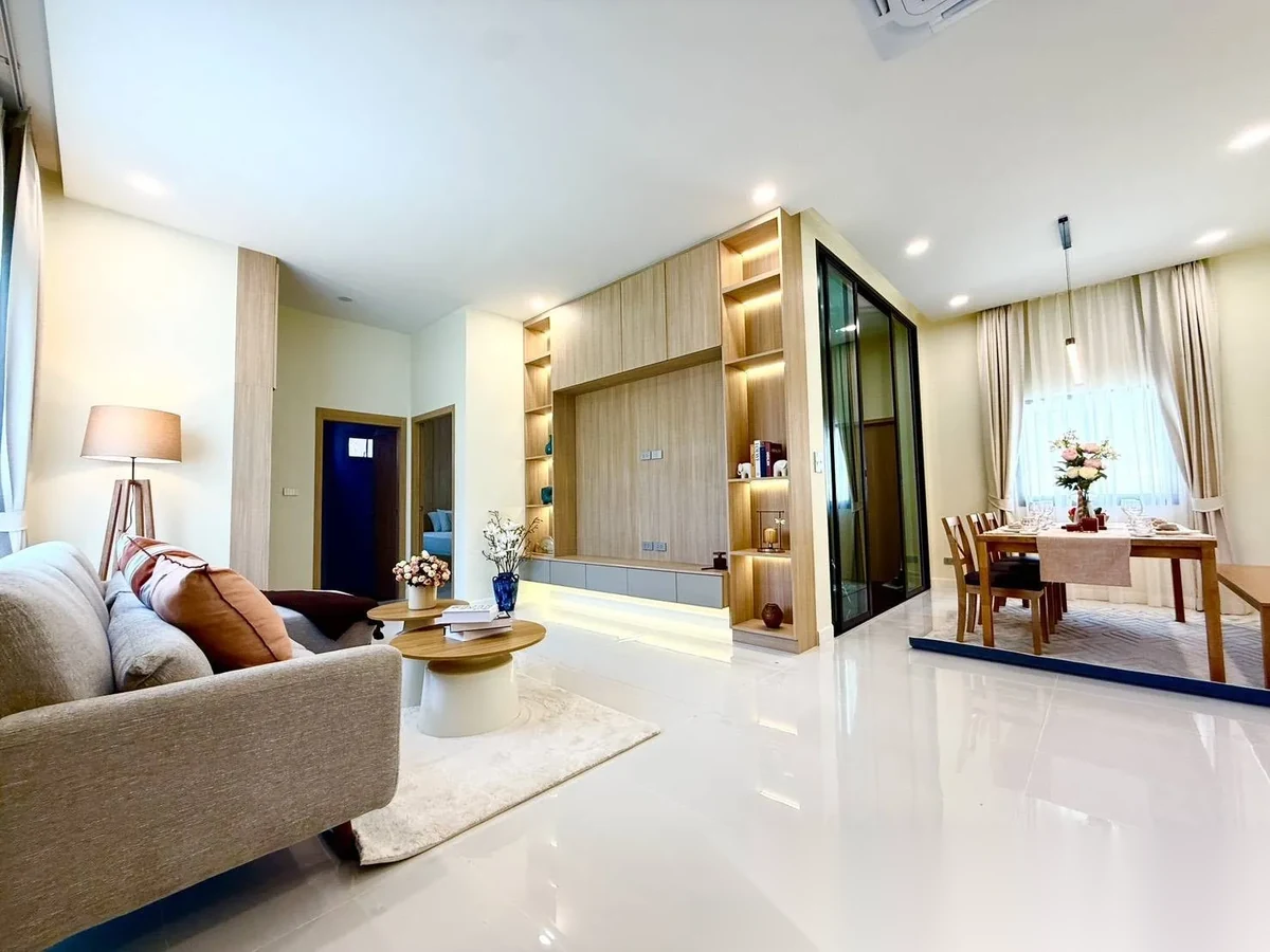 Дом 3BR в комплексе Chao Fah Garden Home 5 · Вичит · Вид в сад — фото 16