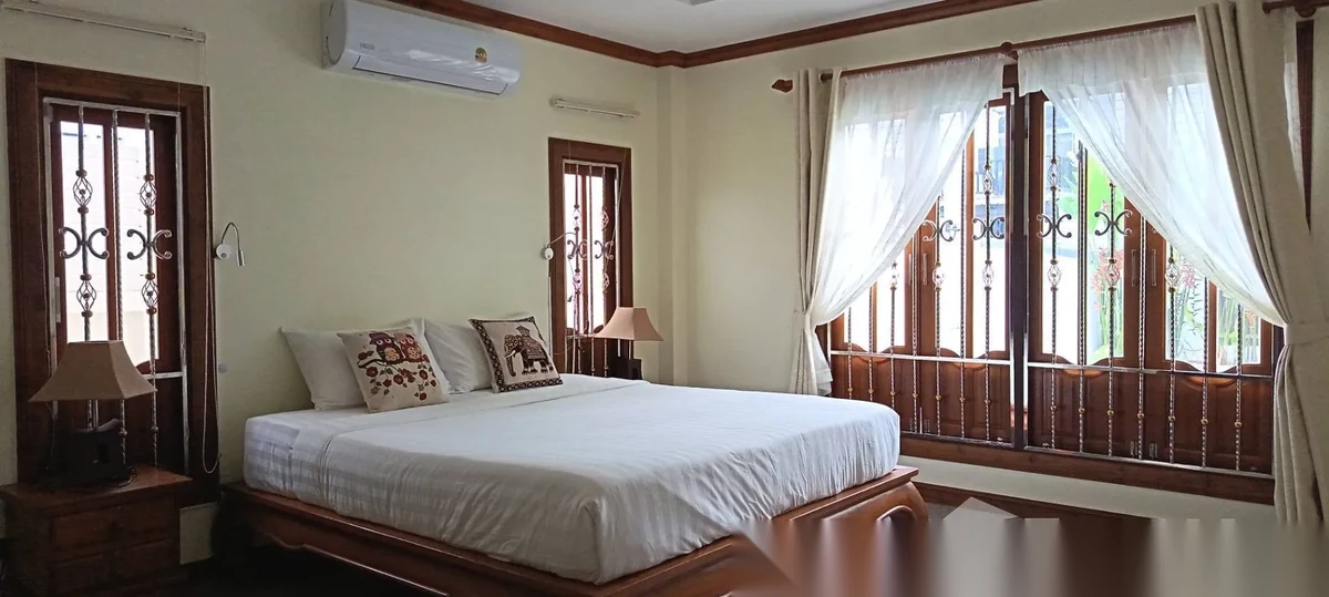 Дом 5BR в комплексе Spacious 5BR Private Pool Villa in Kathu · Кату · Вид на бассейн — фото 12