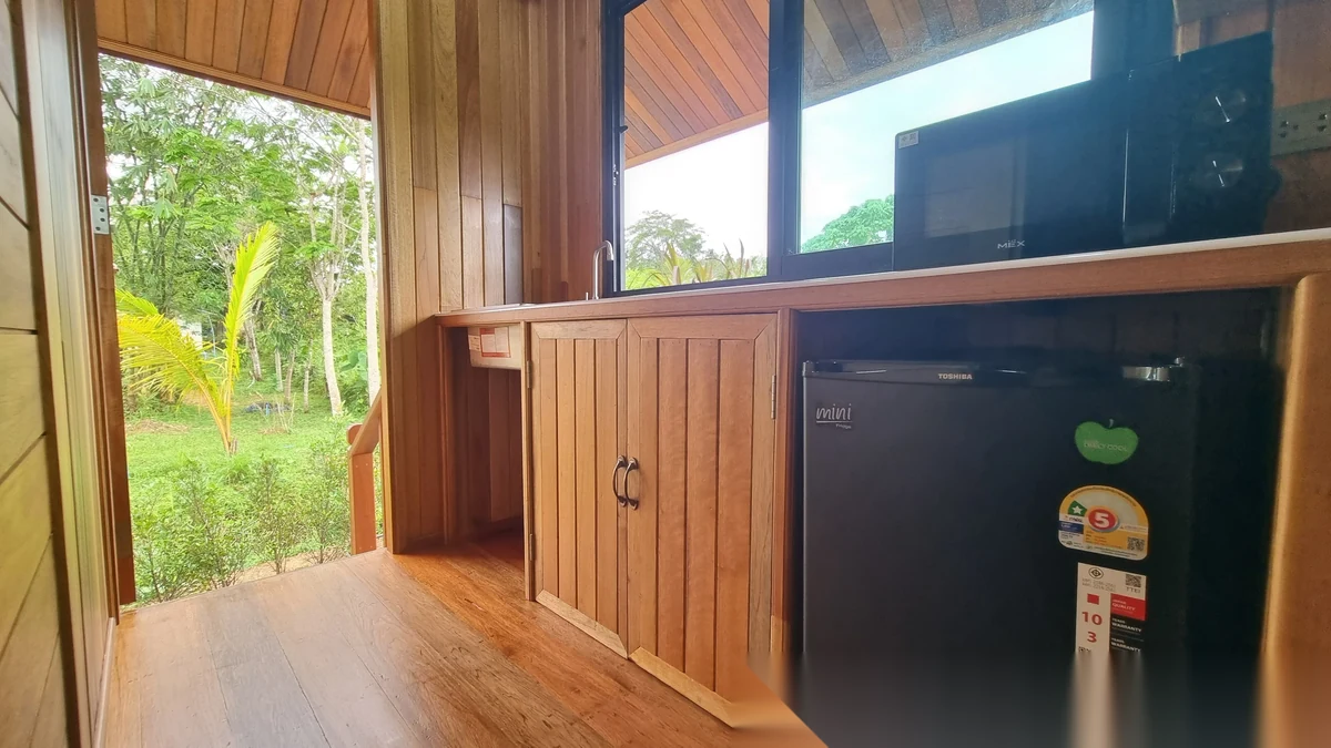 Дом 1BR в комплексе Bann Mooddokkaw Modern Tropical Timber Cabin by the Water · Саку — фото 12