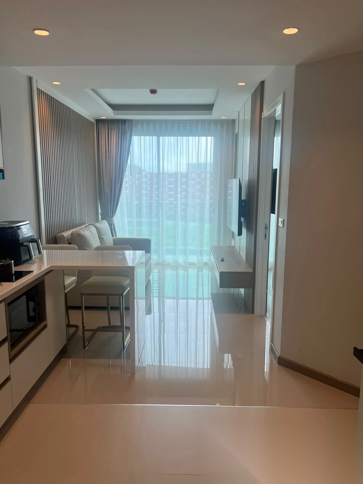 Апартаменты 1BR в ЖК The City Phuket · Кату · Выход к бассейну — фото 2