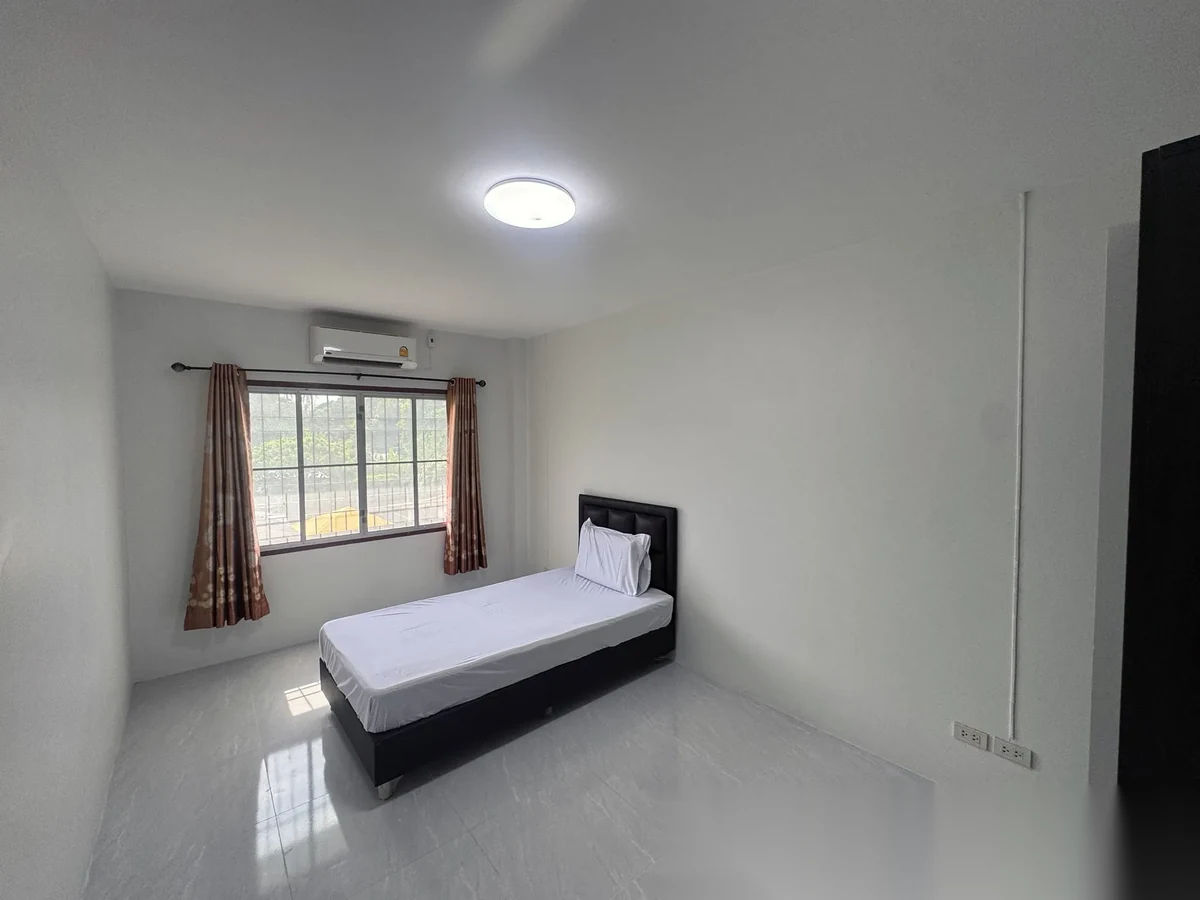 4 Bedroom Townhouse for rent at Spacious 4 Bedroom Double-Storey Townhouse Near ISP School complex · Rawai — photo 12