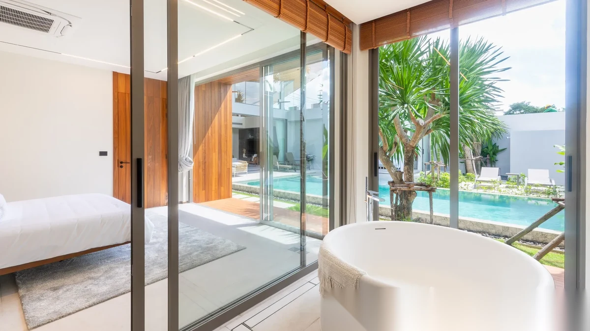 Вилла 3BR в комплексе Zenithy Luxe · Си Сунтон · Вид на бассейн — фото 9