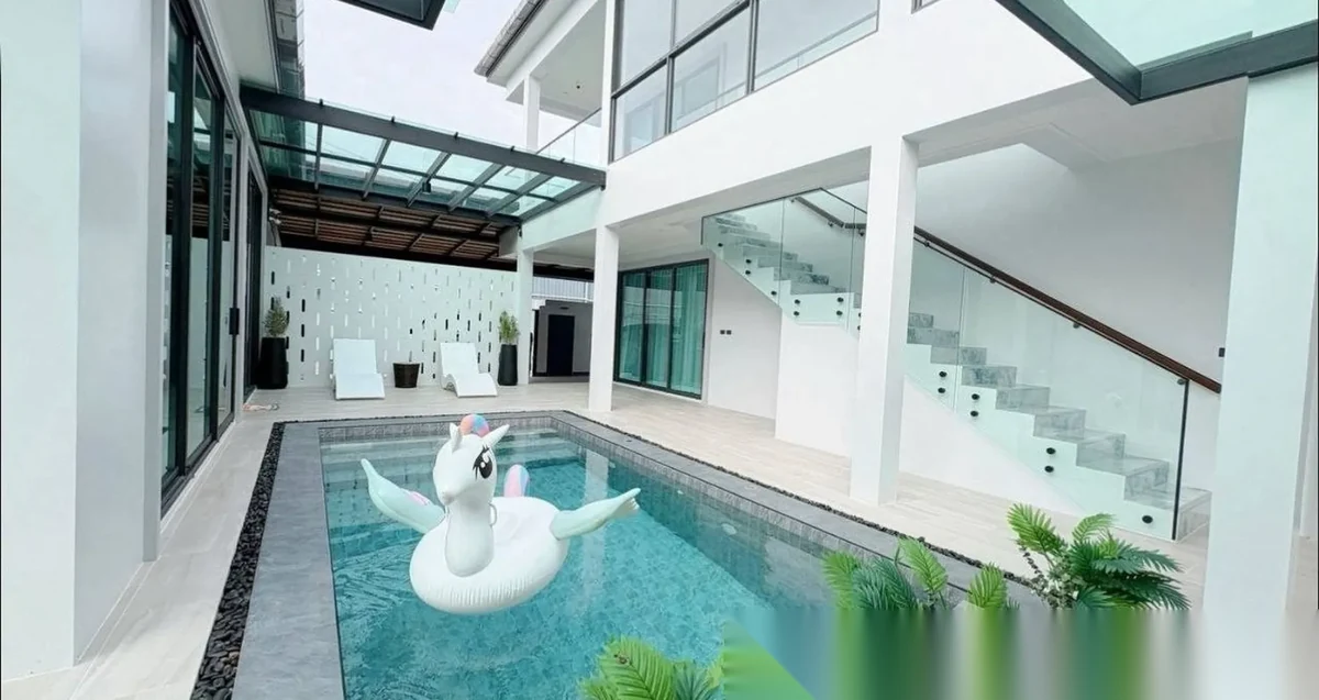 4 Bedroom Villa for rent · Chalong · Pool View