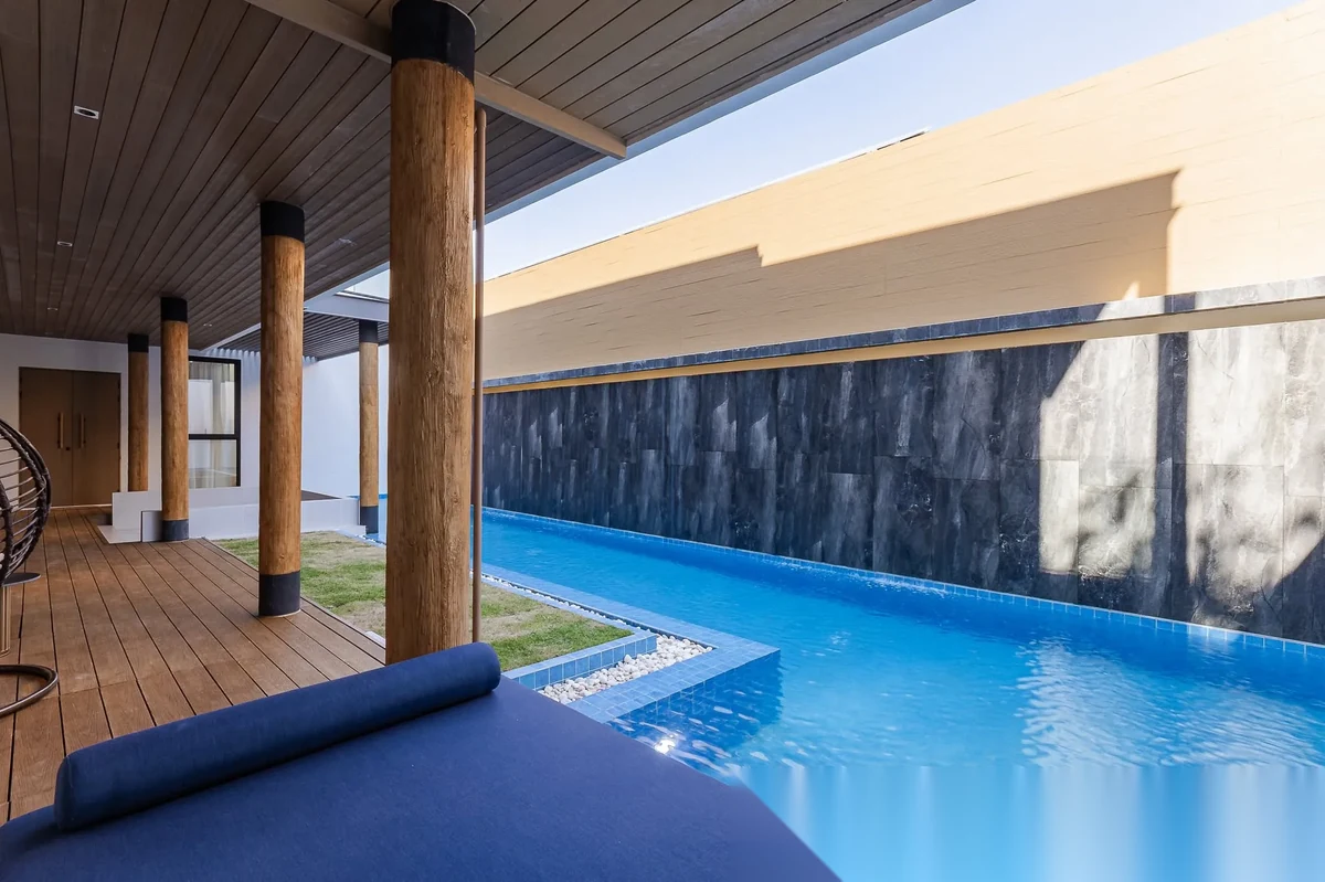 4 Bedroom Villa for rent · Si Sunthon · Pool View — photo 2