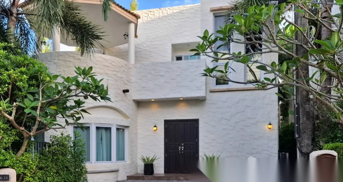 Вилла 3BR в комплексе Saiyuan Med Village · Раваи · Вид на бассейн