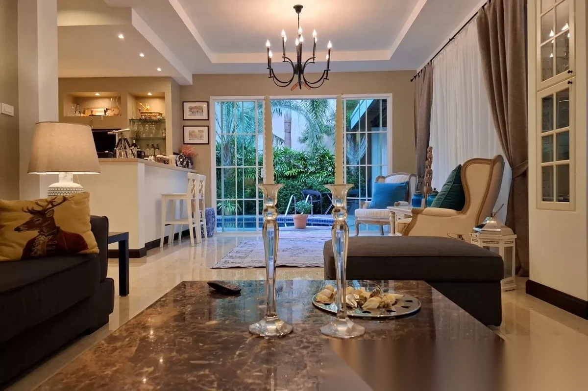 Вилла 3BR в комплексе Saiyuan Med Village · Раваи · Вид на бассейн — фото 2