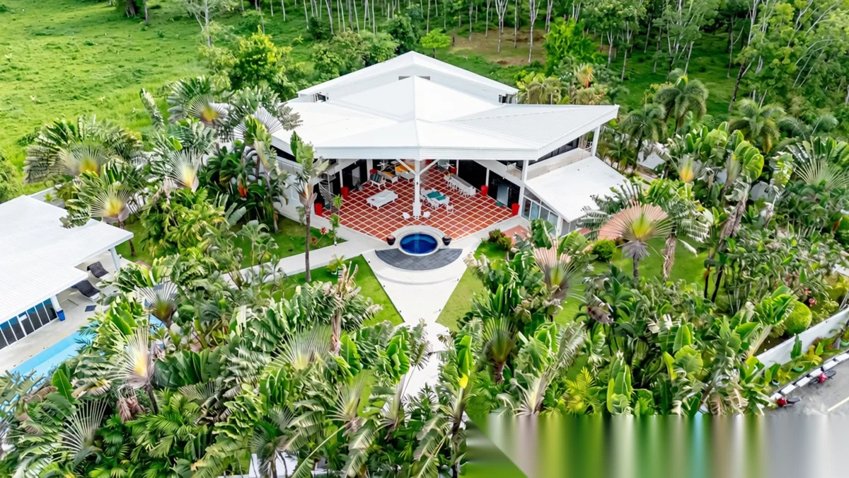 18 Bedroom Villa for sale at Delta Villas complex · Pa Khlok · Pool View — photo 2