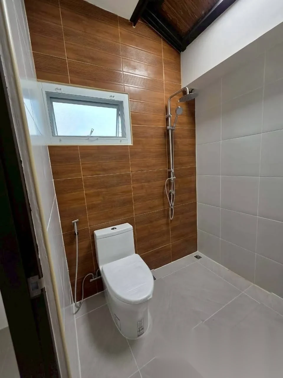 3 Bedroom House for sale at Phanason Park Ville 3 (Baan Lipon) complex · Si Sunthon · Garden View — photo 6