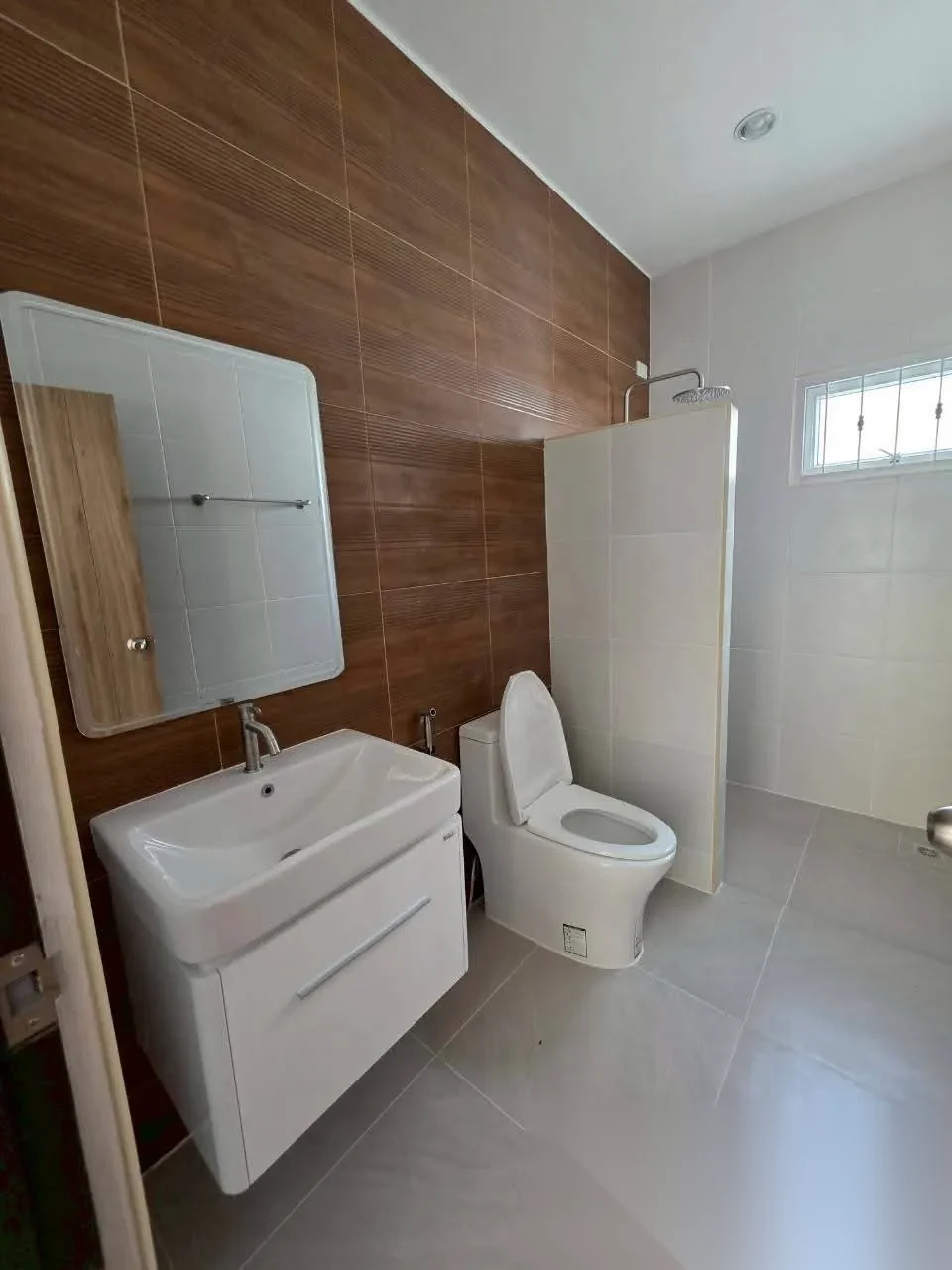 3 Bedroom House for sale at Phanason Park Ville 3 (Baan Lipon) complex · Si Sunthon · Garden View — photo 7