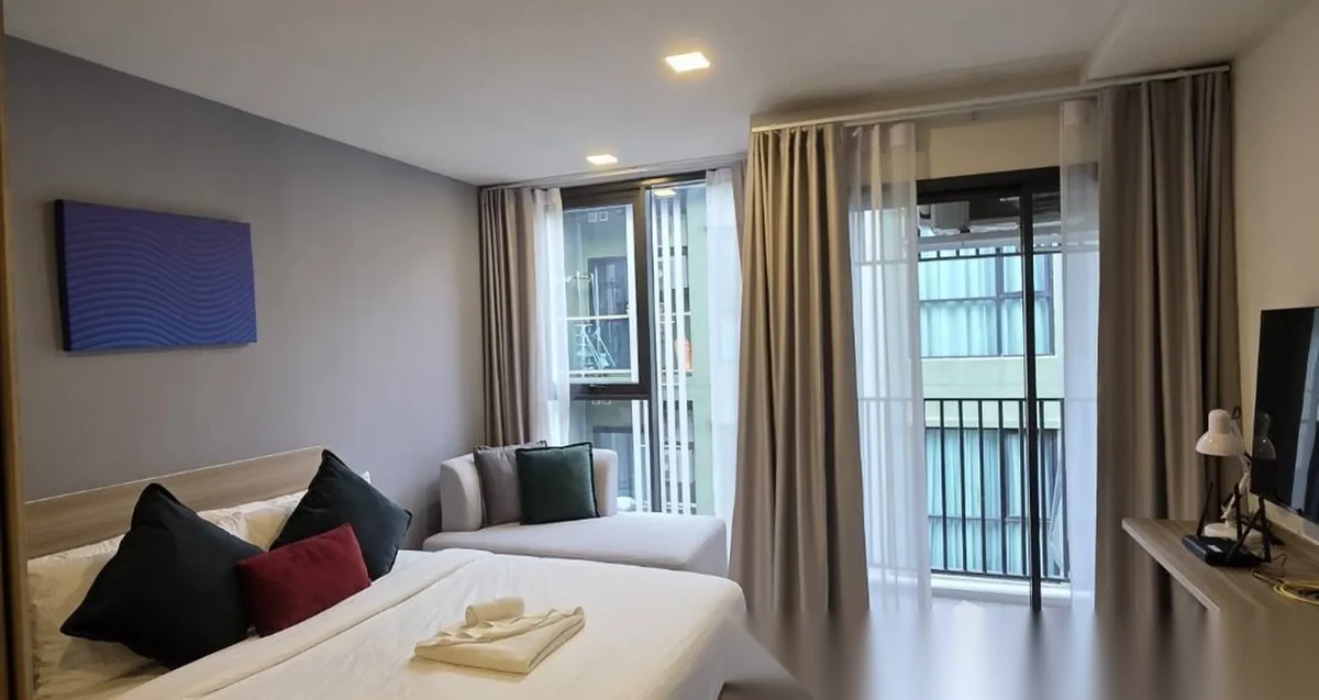 Studio Apartment for rent at The Base Rise complex · Wichit