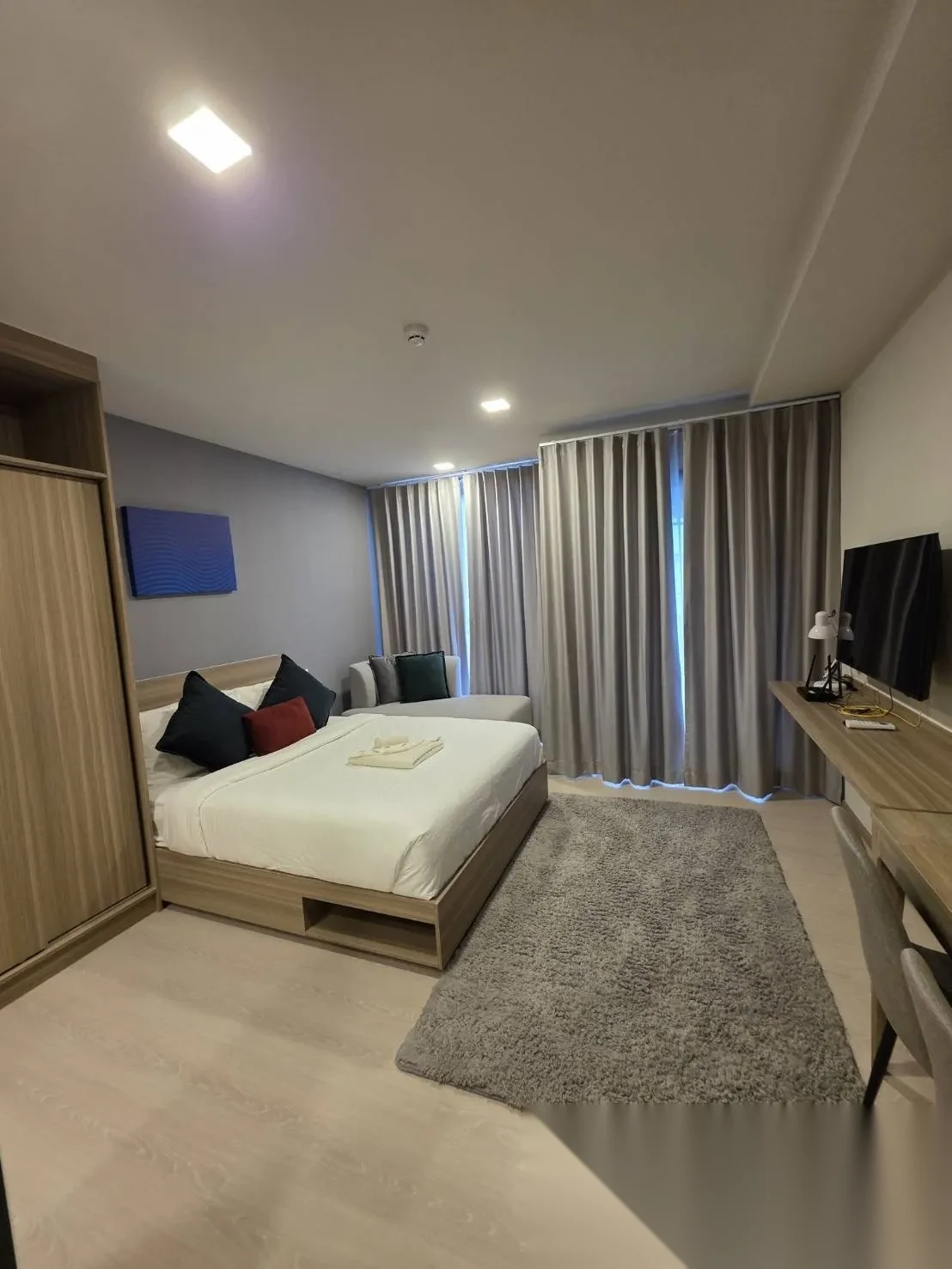 Studio Apartment for rent at The Base Rise complex · Wichit — photo 3