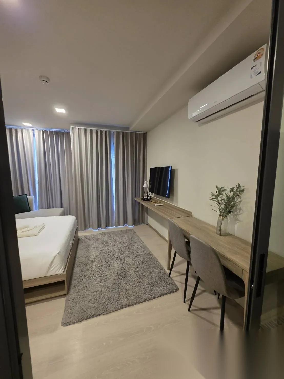 Studio Apartment for rent at The Base Rise complex · Wichit — photo 4