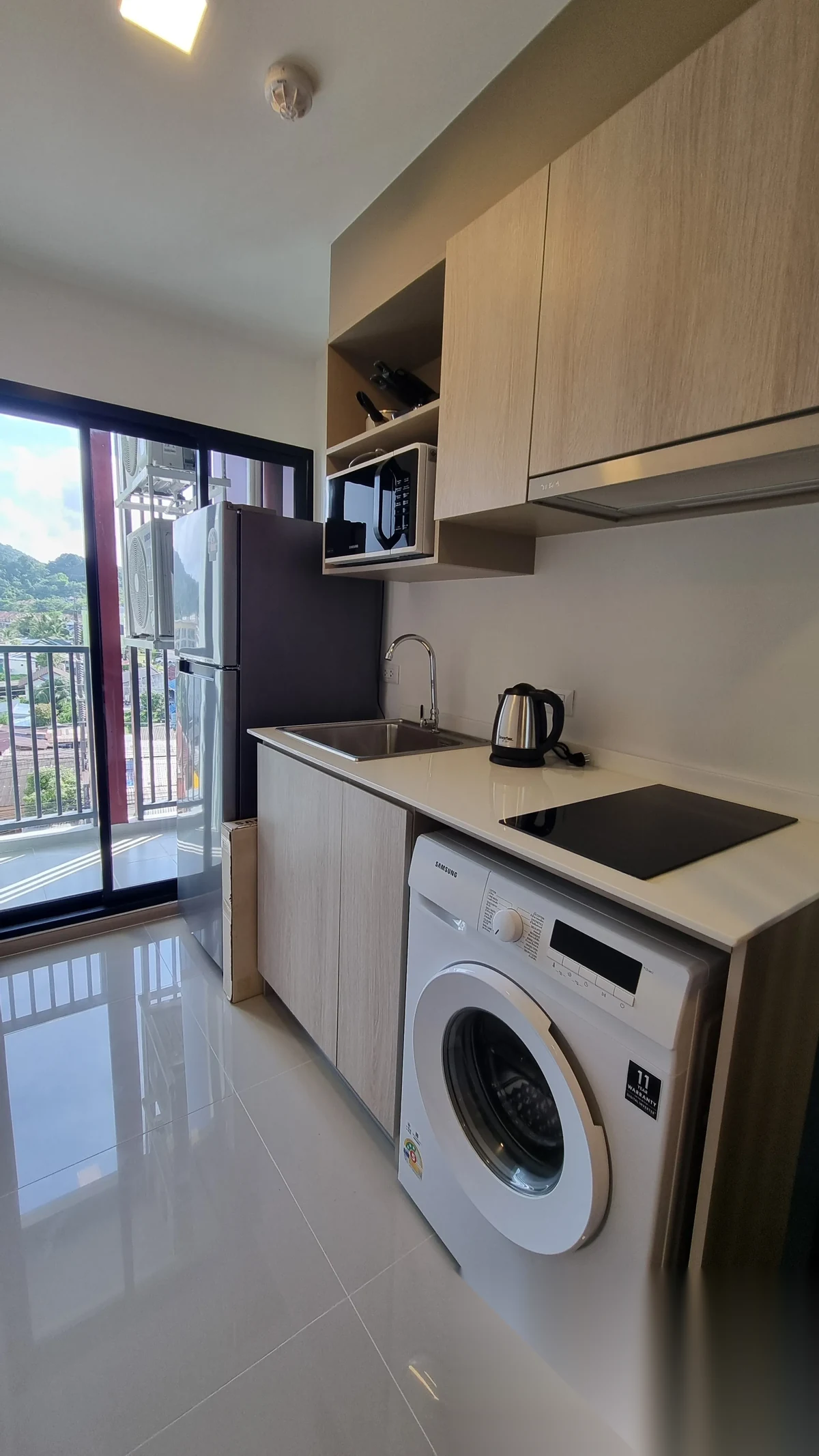 Апартаменты 1BR в ЖК THE BASE Bukit · Вичит · Выход к бассейну — фото 7